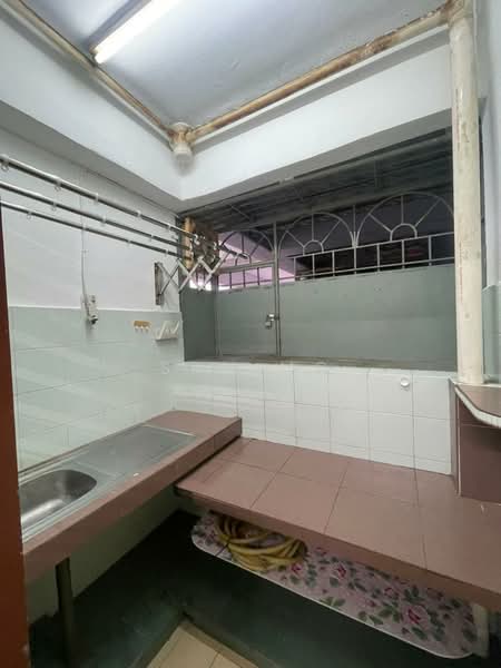 Pangsapuri untuk Disewa di Sri Camellia - San MC - Kitchen - PropertyGuru.com.my