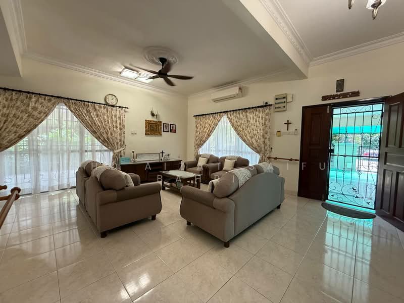 Semi-Detached House for Sale in Taman Setia 2 (Balakong) - Mohd Aizat Saiful Bahri - Living Room - PropertyGuru.com.my