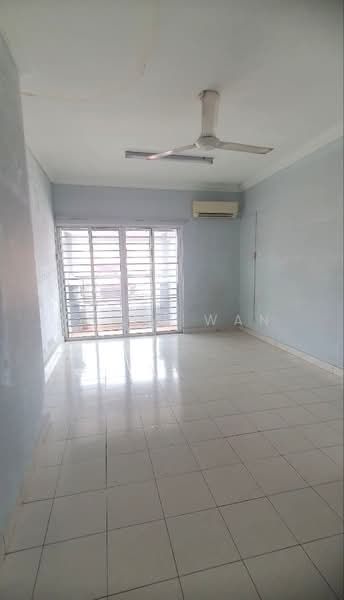 Rumah Teres 2.5 Tingkat untuk Disewa di Laman Rimbunan (Kepong) - Helen Wan - Living Room - PropertyGuru.com.my