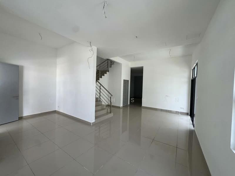 Rumah Kluster untuk Dijual di Taman Pulai Bestari (Skudai) - Ong Lih Shyan - Living Room - PropertyGuru.com.my