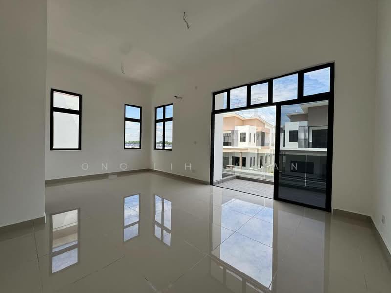 Rumah Kluster untuk Dijual di Taman Pulai Bestari (Skudai) - Ong Lih Shyan - Living Room - PropertyGuru.com.my