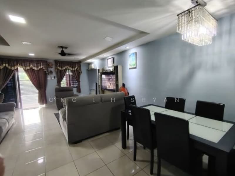 2-storey Terraced House for Sale in Taman Pulai Jaya (Kulai) - Ong Lih Shyan - Living Room - PropertyGuru.com.my