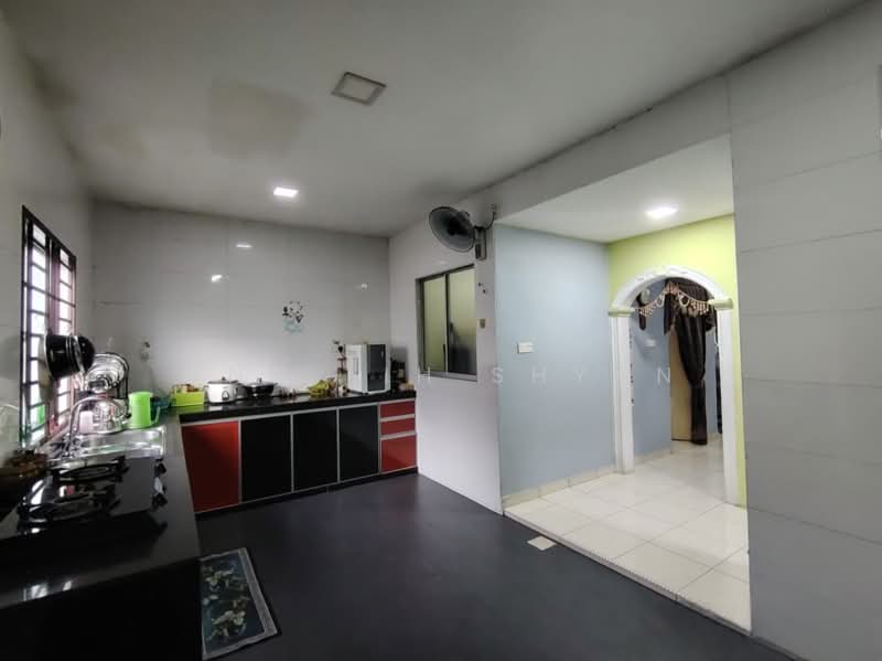 2-storey Terraced House for Sale in Taman Pulai Jaya (Kulai) - Ong Lih Shyan - Kitchen - PropertyGuru.com.my