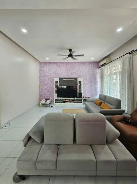 Rumah Berkembar untuk Dijual di Taman Bukit Jaya (Ulu Tiram) - Ong Lih Shyan - Living Room - PropertyGuru.com.my