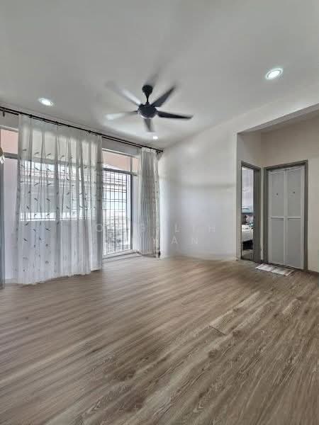 Rumah Berkembar untuk Dijual di Taman Bukit Jaya (Ulu Tiram) - Ong Lih Shyan - Living Room - PropertyGuru.com.my