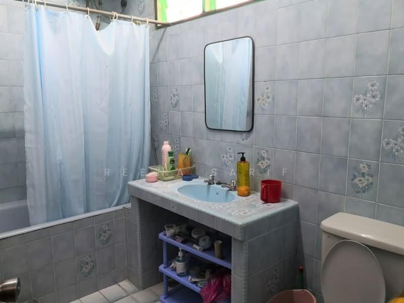 Bungalow for Sale in Petaling Jaya (Selangor) - Reena Sarif - Bathroom - PropertyGuru.com.my