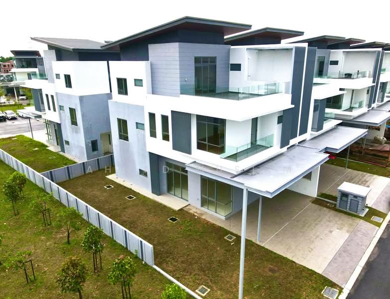 Semi-Detached House for Sale in Shah Alam (Selangor) - Ahmad Muslim - Exterior - PropertyGuru.com.my