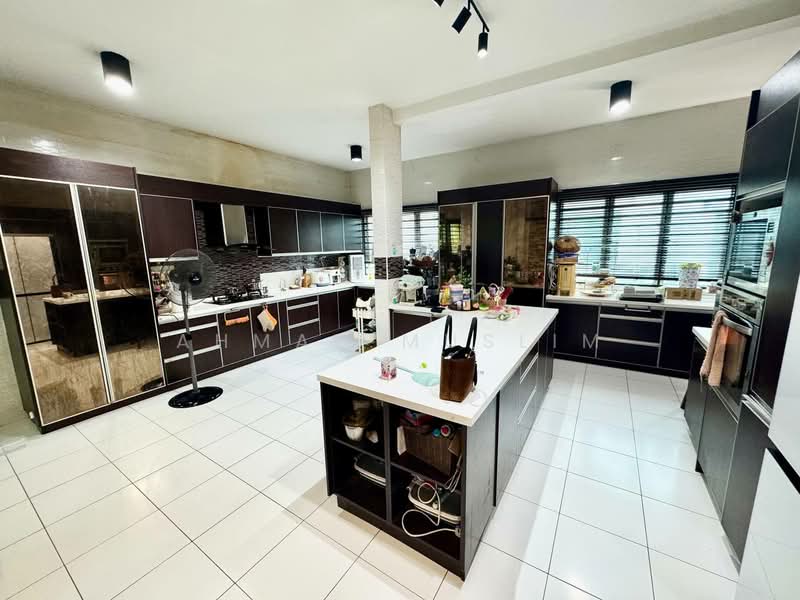 Rumah Teres 2 Tingkat untuk Dijual di U12, Taman Cahaya Alam (Shah Alam) - Ahmad Muslim - Kitchen - PropertyGuru.com.my