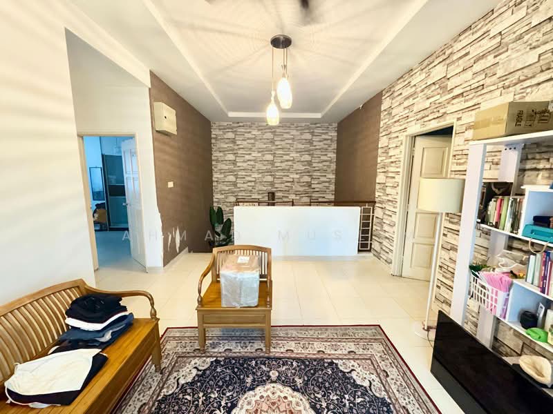 Rumah Teres 2 Tingkat untuk Dijual di U12, Taman Cahaya Alam (Shah Alam) - Ahmad Muslim - Living Room - PropertyGuru.com.my