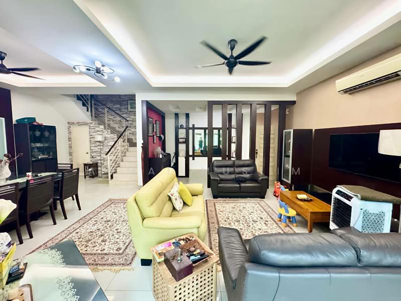 Rumah Teres 2 Tingkat untuk Dijual di U12, Taman Cahaya Alam (Shah Alam) - Ahmad Muslim - Living Room - PropertyGuru.com.my