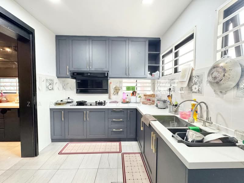 2-storey Terraced House for Sale in Taman Cahaya Alam (Shah Alam) - Zarema Kulbuzheva - Kitchen - PropertyGuru.com.my