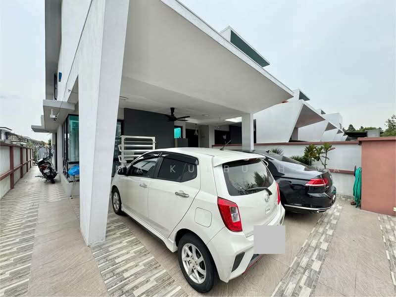 2-storey Terraced House for Sale in Taman Cahaya Alam (Shah Alam) - Zarema Kulbuzheva - Exterior - PropertyGuru.com.my