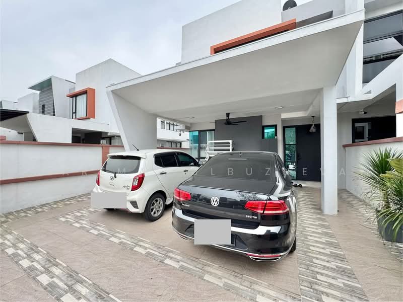 2-storey Terraced House for Sale in Taman Cahaya Alam (Shah Alam) - Zarema Kulbuzheva - Exterior - PropertyGuru.com.my