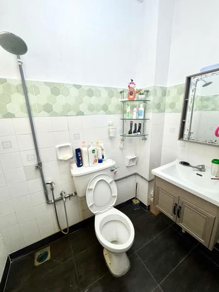 Rumah Teres 2 Tingkat untuk Dijual di Taman Sri Andalas (Klang) - Ahmad Muslim - Bathroom - PropertyGuru.com.my