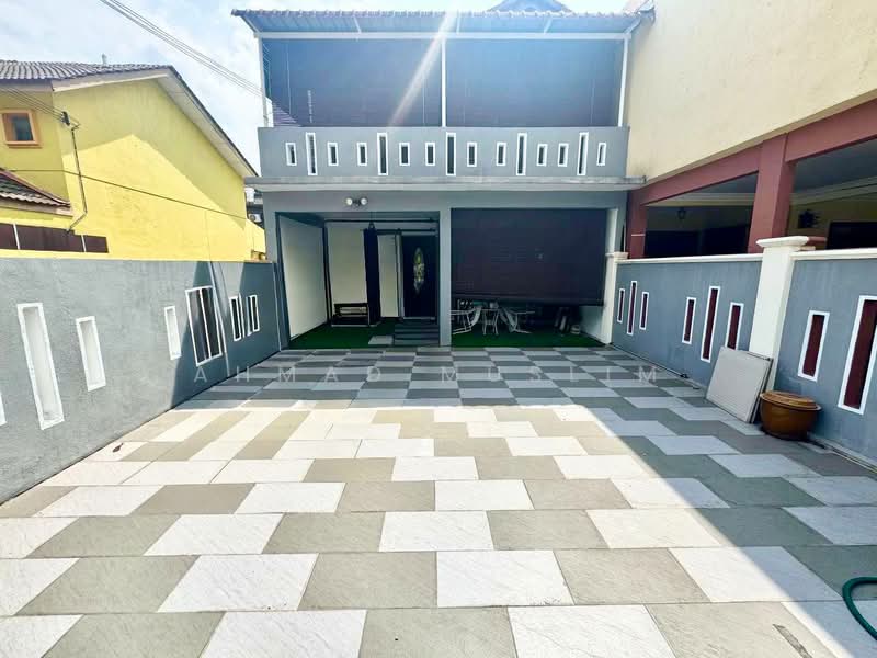Rumah Teres 2 Tingkat untuk Dijual di Taman Sri Andalas (Klang) - Ahmad Muslim - Exterior - PropertyGuru.com.my