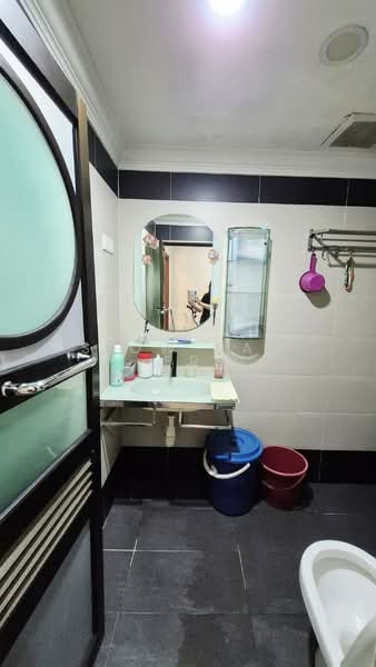 1.5-storey Terraced House for Sale in Permas Jaya (Johor Bahru) - Siow Yan Er - Bathroom - PropertyGuru.com.my