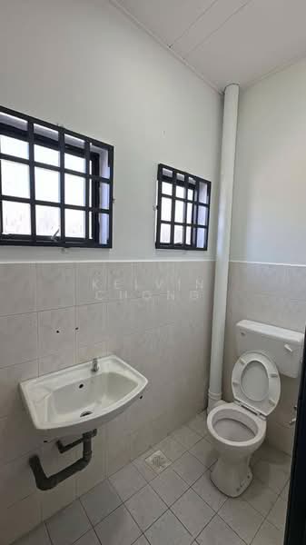 2-storey Terraced House for Sale in Taman Lahat Baru (Lahat) - Kelvin Chong - Bathroom - PropertyGuru.com.my