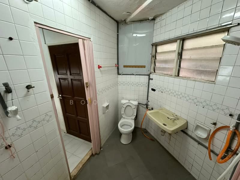 Apartment for Rent at Rampai Court - Boon Peng - Bathroom - PropertyGuru.com.my