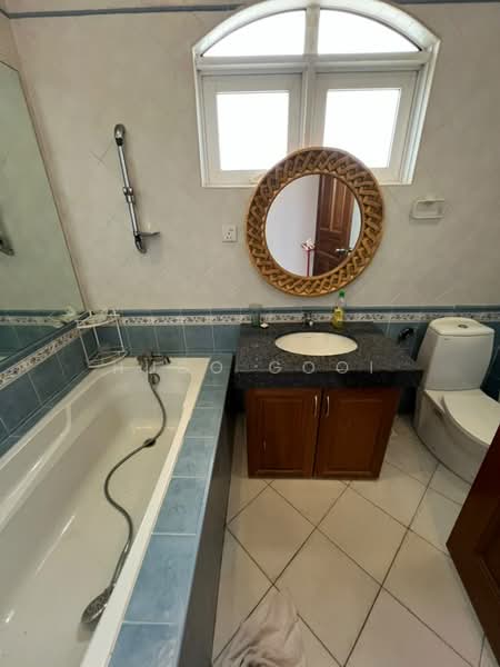 Bungalow for Rent in Seri Kembangan (Selangor) - Hugo Gooi - Bathroom - PropertyGuru.com.my