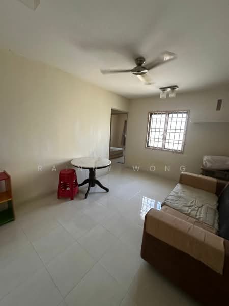 Rumah Flat untuk Disewa di Desa Pinang 2 - Rainny Wong - Living Room - PropertyGuru.com.my