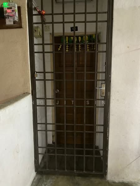Pangsapuri untuk Dijual di Sri Wangsa 1 - Ng Jit Sin - Entrance - PropertyGuru.com.my