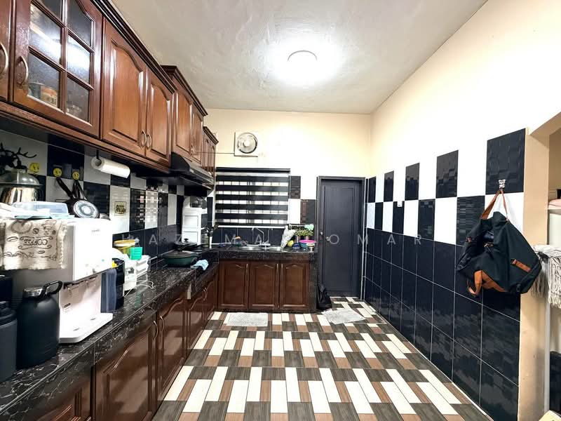 2-storey Terraced House for Sale in Kapar (Selangor) - Hazeman Omar - Kitchen - PropertyGuru.com.my
