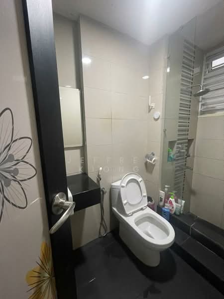 Service Residence for Sale at Tropez Residences - Jeffrey Kiong - Bathroom - PropertyGuru.com.my