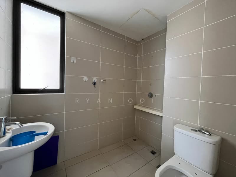 Kondominium untuk Dijual di Amansuri Residences - Ryan Ooi - Bathroom - PropertyGuru.com.my