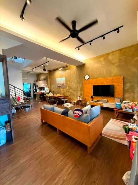 Rumah Teres 2 Tingkat untuk Dijual di Taman Dato' Chellam (Ulu Tiram) - Calvin Lee - PropertyGuru.com.my
