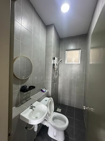 Pangsapuri untuk Disewa di Idaman Abadi - Elaine Yap - Bathroom - PropertyGuru.com.my