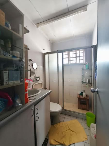 2.5-storey Terraced House for Sale in Bandar Baru Sri Petaling (Sri Petaling) - Yenn Chong - Bathroom - PropertyGuru.com.my