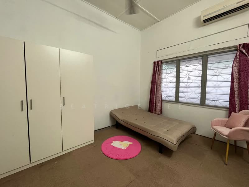 Bungalow for Rent in Taman Gembira (Jalan Klang Lama (Old Klang Road)) - Beatrice Lee - Bedroom - PropertyGuru.com.my
