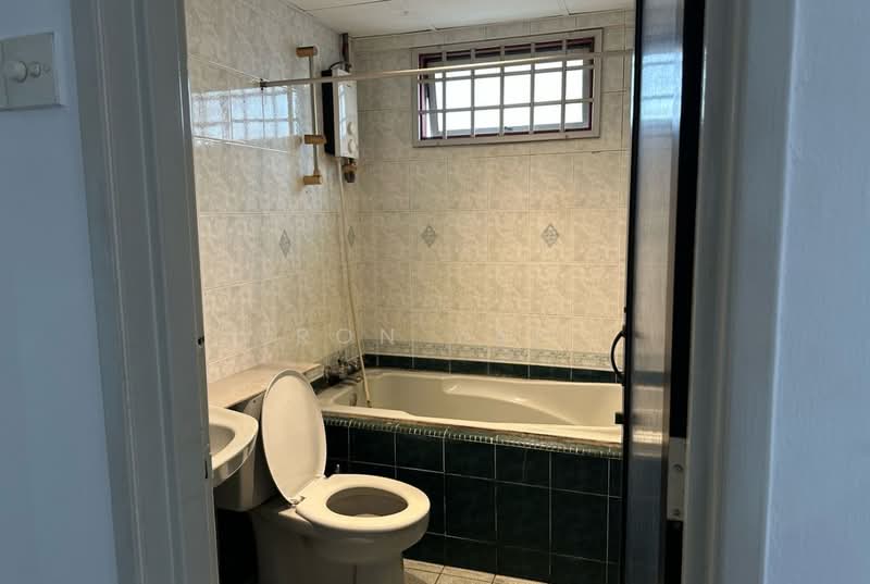 Pangsapuri untuk Disewa di Sri Intan 2 - Ron Yap - Bathroom - PropertyGuru.com.my
