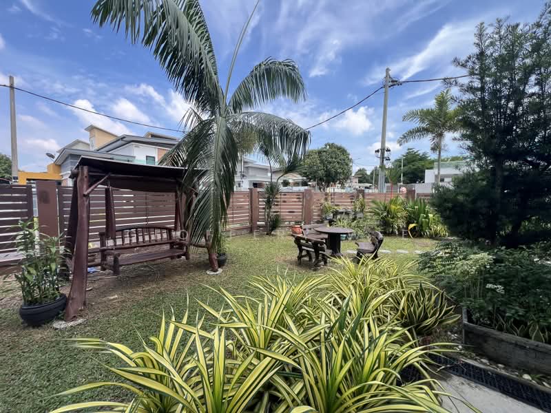 Bungalow for Sale in Alor Gajah (Melaka) - Geoffery Wee - Garden - PropertyGuru.com.my
