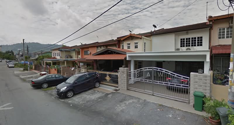 2.5-storey Terraced House for Sale in Bandar Putra Permai (Seri Kembangan) - Jassey Saw - Exterior - PropertyGuru.com.my