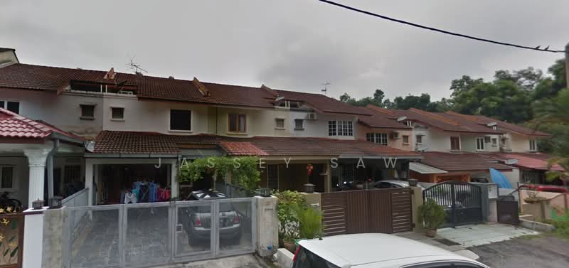 2.5-storey Terraced House for Sale in Bandar Putra Permai (Seri Kembangan) - Jassey Saw - Exterior - PropertyGuru.com.my