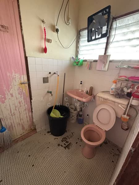 1-storey Terraced House for Sale in Klang (Selangor) - Yap Chean Chong - Bathroom - PropertyGuru.com.my
