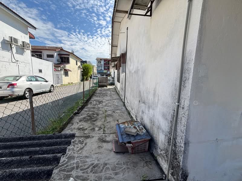1-storey Terraced House for Sale in Klang (Selangor) - Yap Chean Chong - Exterior - PropertyGuru.com.my