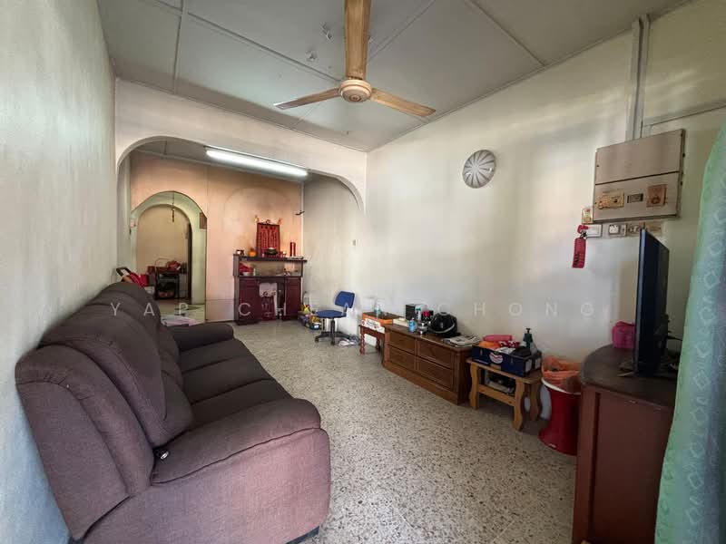 1-storey Terraced House for Sale in Klang (Selangor) - Yap Chean Chong - Living Room - PropertyGuru.com.my