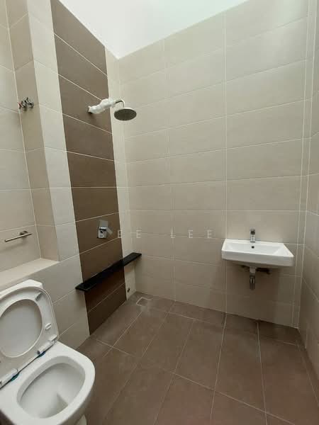 Semi-Detached House for Rent in Setia Alam (Selangor) - Bee Lee - Bathroom - PropertyGuru.com.my