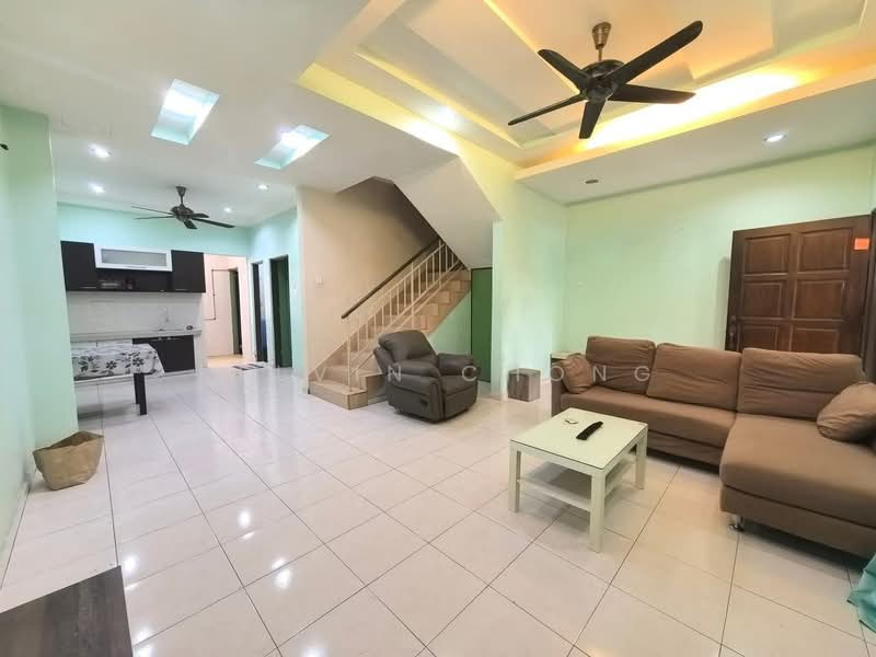 2-storey Terraced House for Sale in Puncak Tambun Indah (Tambun) - Kelvin Chong - Living Room - PropertyGuru.com.my