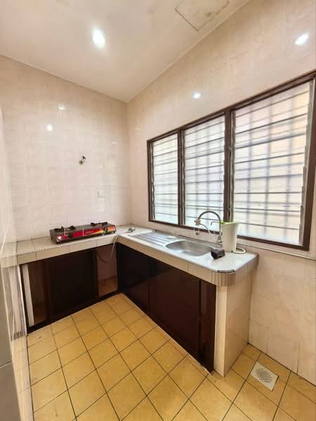 2-storey Terraced House for Sale in Puncak Tambun Indah (Tambun) - Kelvin Chong - Kitchen - PropertyGuru.com.my