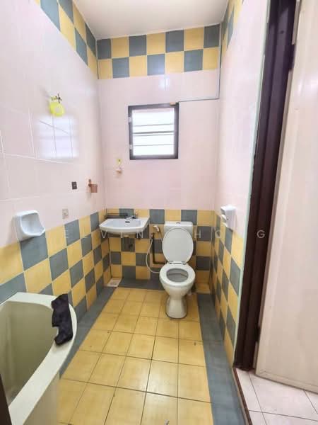 2-storey Terraced House for Sale in Puncak Tambun Indah (Tambun) - Kelvin Chong - Bathroom - PropertyGuru.com.my