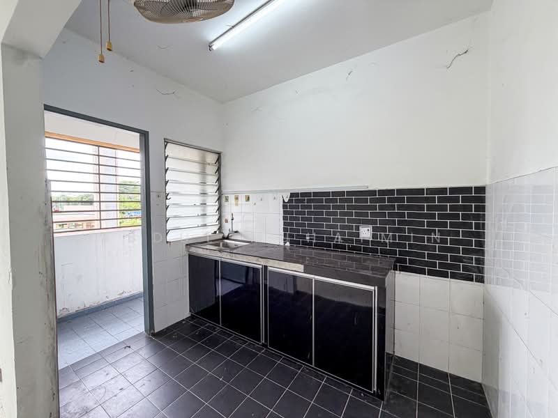 Pangsapuri untuk Dijual di Palm & Nipah Court (Pangsapuri Nipah) - Abdul Muhaimin - Kitchen - PropertyGuru.com.my