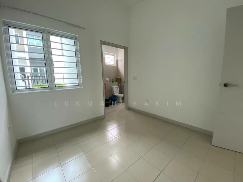 Rumah Teres 2 Tingkat untuk Disewa di Semenyih (Selangor) - Lukman Hakim - Bathroom - PropertyGuru.com.my