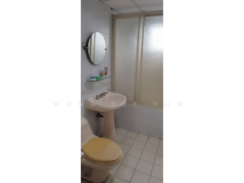 Kondominium untuk Dijual di Mont Kiara Pelangi - Wong See How - Bathroom - PropertyGuru.com.my