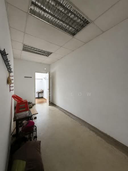 Factory for Rent in Taman Tan Sri Yaacob (Johor Bahru) - Nick Low - Corridor - PropertyGuru.com.my