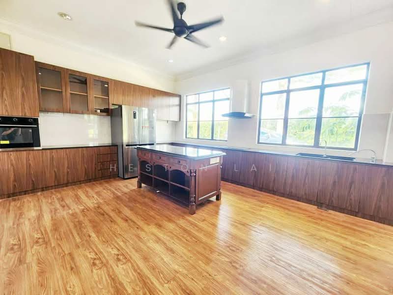 Rumah Banglo untuk Disewa di Leisure Farm (Gelang Patah) - Heston Lai - Kitchen - PropertyGuru.com.my