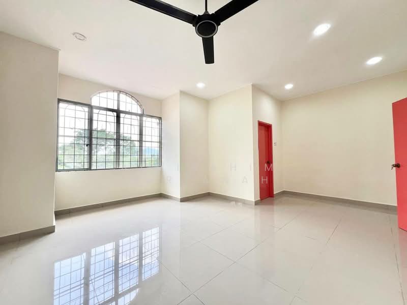 2-storey Terraced House for Sale in Taman Pelangi Semenyih (Semenyih) - AimiRahim Hartanah - PropertyGuru.com.my