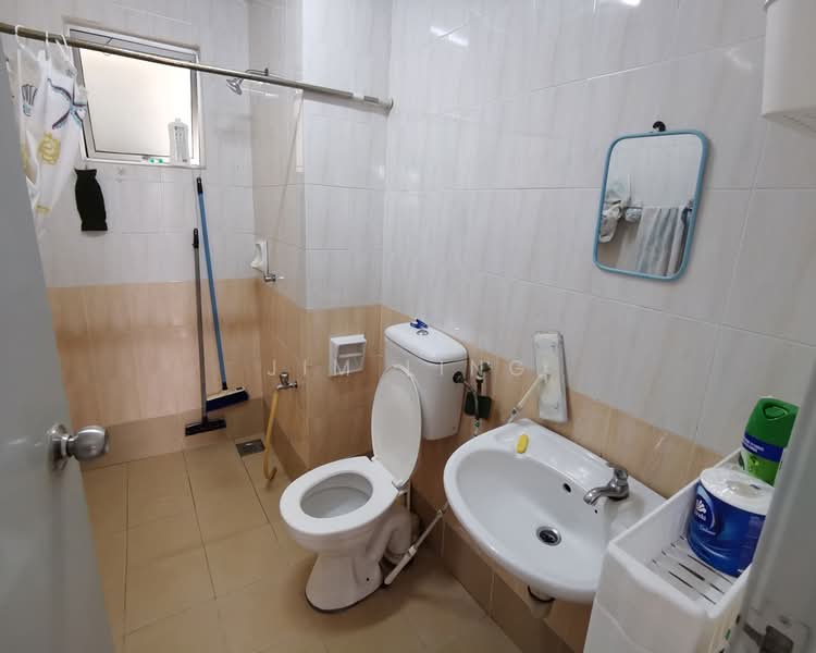 Pangsapuri untuk Dijual di Idaman Court - Jim Ling - Bathroom - PropertyGuru.com.my